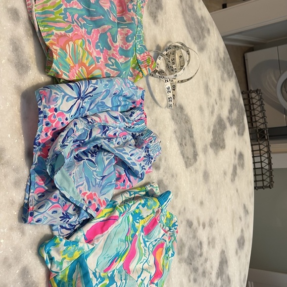 Lilly Pulitzer Luxletic Shorts Large 3โ Inseam - Picture 6 of 7